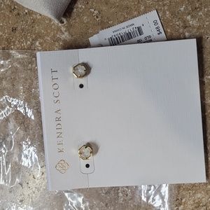 Ladie's Opal Earrings